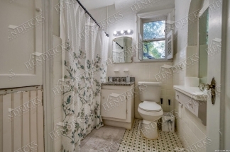 Spacious 2 Bedroom Apartment in Monte Vista Near Downtown San Antonio