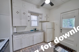 Spacious 2 Bedroom Apartment in Monte Vista Near Downtown San Antonio