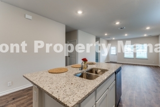 4-Bed Sanctuary with 2.5 Baths in San Antonio – Your Dream Home Awaits!