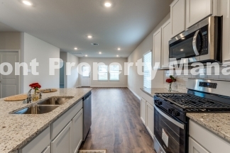 4-Bed Sanctuary with 2.5 Baths in San Antonio – Your Dream Home Awaits!