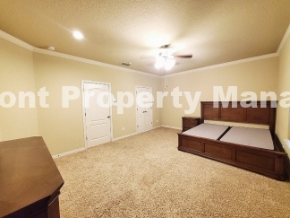 Discover the Delightful San Antonio Rental with a Cozy Fireplace - Come Home to 11927 Jasmine Way Today!