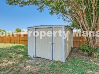 4 bed 2 bath in Meadow Village