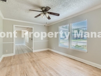 4 bed 2 bath in Meadow Village