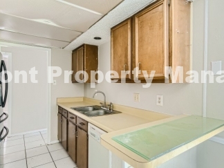 4 bed 2 bath in Meadow Village