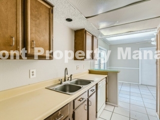 4 bed 2 bath in Meadow Village