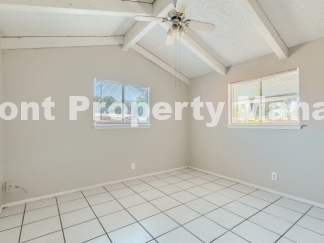 4 bed 2 bath in Meadow Village