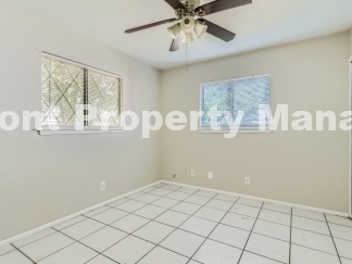 4 bed 2 bath in Meadow Village