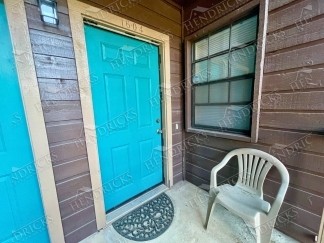 2 Bedroom Condo with Fireplace and Pool View in Medical Center San Antonio