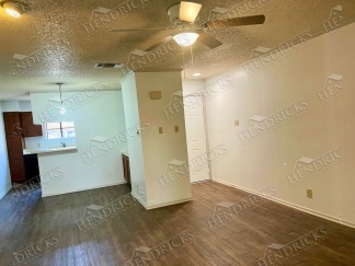 2 Bedroom Condo with Fireplace and Pool View in Medical Center San Antonio