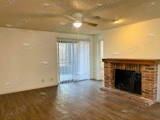 2 Bedroom Condo with Fireplace and Pool View in Medical Center San Antonio