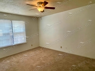2 Bedroom Condo with Fireplace and Pool View in Medical Center San Antonio