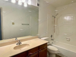 2 Bedroom Condo with Fireplace and Pool View in Medical Center San Antonio