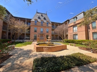 Stylish 1 Bedroom Condo with Balcony in Alamo Heights Area