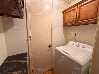 Stylish 1 Bedroom Condo with Balcony in Alamo Heights Area