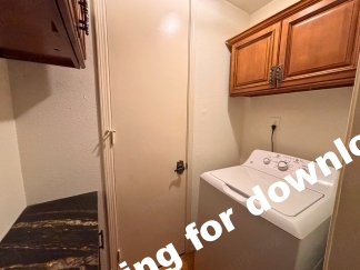 Stylish 1 Bedroom Condo with Balcony in Alamo Heights Area