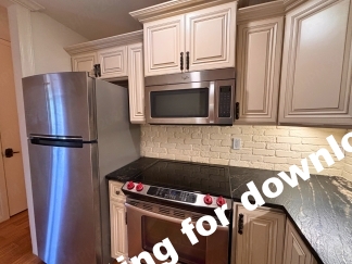 Stylish 1 Bedroom Condo with Balcony in Alamo Heights Area