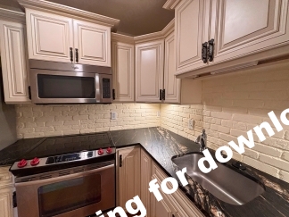 Stylish 1 Bedroom Condo with Balcony in Alamo Heights Area