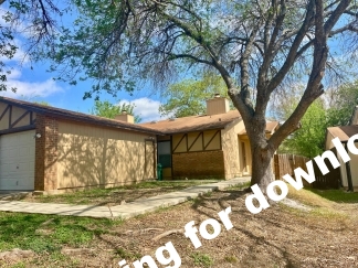 Spacious 2 Bedroom Duplex with Fireplace in Northeast San Antonio