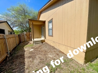 Spacious 2 Bedroom Duplex with Fireplace in Northeast San Antonio