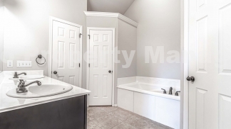 Beautiful Home in Bentonville!