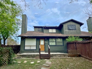 Renovated 2 Bedroom Duplex with Garage Near Airport and North Star Mall