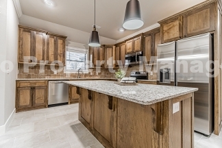 Beautiful home awaits you!