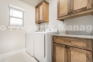 Beautiful home awaits you!