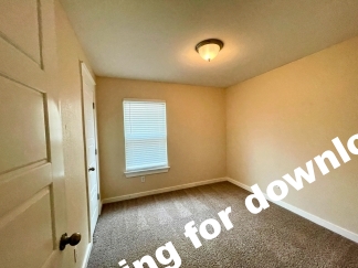 Modern 3 Bedroom Home with Office and Covered Patio in Marion