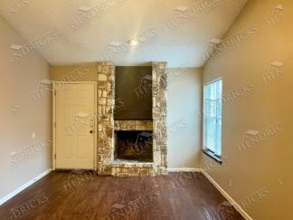 Spacious 2 Bedroom Duplex with Fireplace in Northeast San Antonio