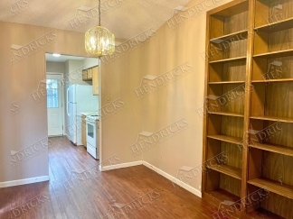 Spacious 2 Bedroom Duplex with Fireplace in Northeast San Antonio