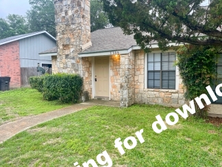 Spacious 2 Bedroom Duplex with Fireplace in Northeast San Antonio