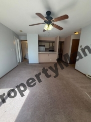 4312 W Shamrock Lane, Apt 2D, Mchenry, IL 60050