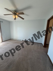 4312 W Shamrock Lane, Apt 2D, Mchenry, IL 60050