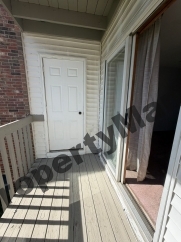 4312 W Shamrock Lane, Apt 2D, Mchenry, IL 60050