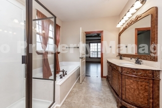 Wonderful Bentonville Home in Quiet Neighborhood