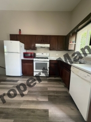 1688 Clifford St, Glendale Heights, IL 60139 – Spacious 3 Bed / 2 Bath Single-Family Home