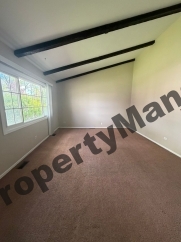 1688 Clifford St, Glendale Heights, IL 60139 – Spacious 3 Bed / 2 Bath Single-Family Home
