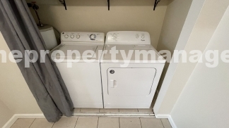 Charming 3-Bedroom with Spacious Living in Lantana!