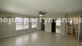 Charming 3-Bedroom with Spacious Living in Lantana!
