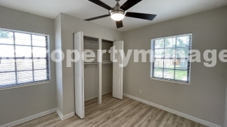 Charming 3-Bedroom with Spacious Living in Lantana!
