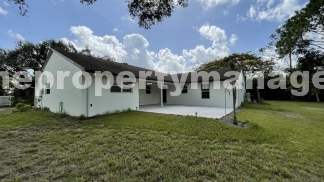 Spacious 3-Bedroom Oasis in Loxahatchee with 2 Full Baths