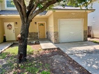 Charming 3 Bedroom Townhome Near Medical Center and Ingram Park