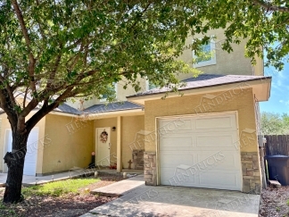 Charming 3 Bedroom Townhome Near Medical Center and Ingram Park