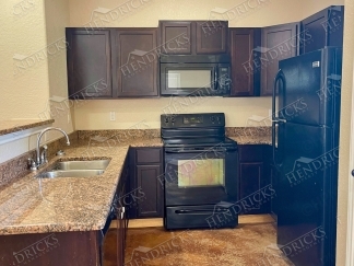 Charming 3 Bedroom Townhome Near Medical Center and Ingram Park