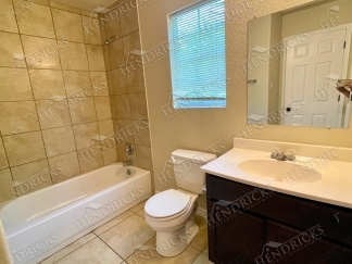 Charming 3 Bedroom Townhome Near Medical Center and Ingram Park