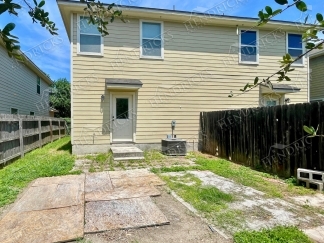 Charming 3 Bedroom Townhome Near Medical Center and Ingram Park