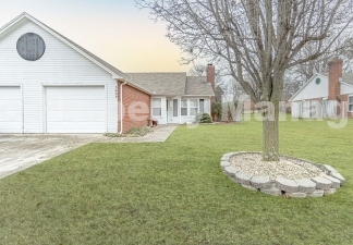 Quiet and Quaint Duplex in Rogers!