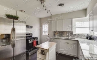 Charming 3 Bedroom Home Near Woodlawn Lake in Central San Antonio