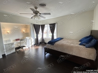 Charming 3 Bedroom Home Near Woodlawn Lake in Central San Antonio