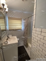 Charming 3 Bedroom Home Near Woodlawn Lake in Central San Antonio